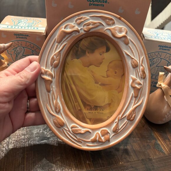 Applause 1988 Lot of Terra-Cotta Picture Frame 3.5X5" and 2 Swans ~ NIB ~ Gifts - Picture 4 of 5